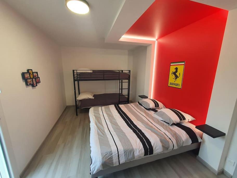 Maison A Theme Le Mans 66 Guecelard Экстерьер фото